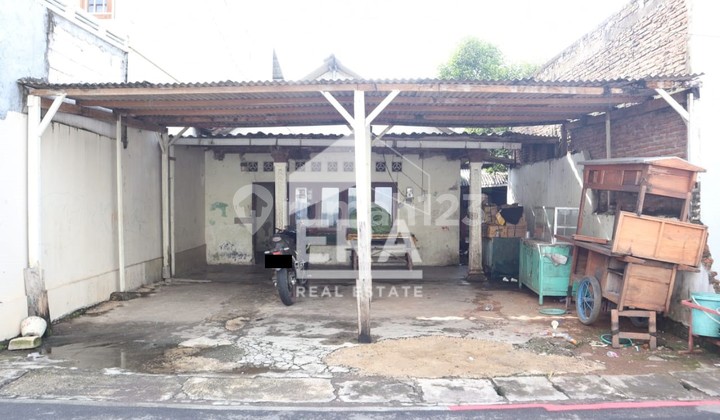 Rumah Hitung Tanah Dekat kampus Unika di Dewi Sartika 2