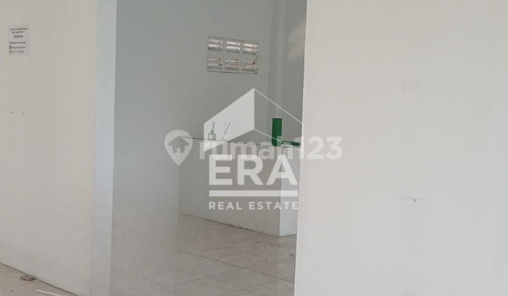 For Rent: Shop House by the Road with Parking Space on S Parman, Purwodadi, Grobogan 2