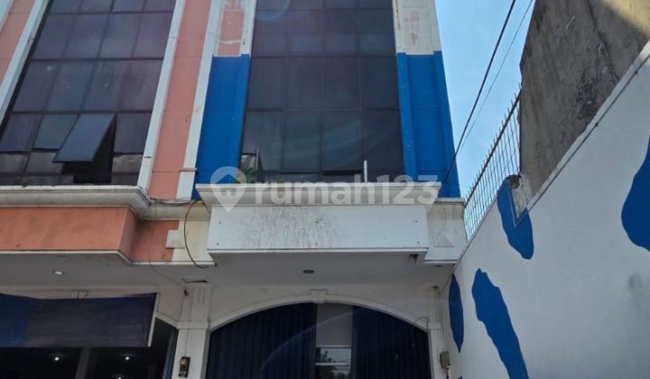 Ruko 3 Lantai Ada Halaman Kosong Dekat Pasar Sampangan Di Kelud 1