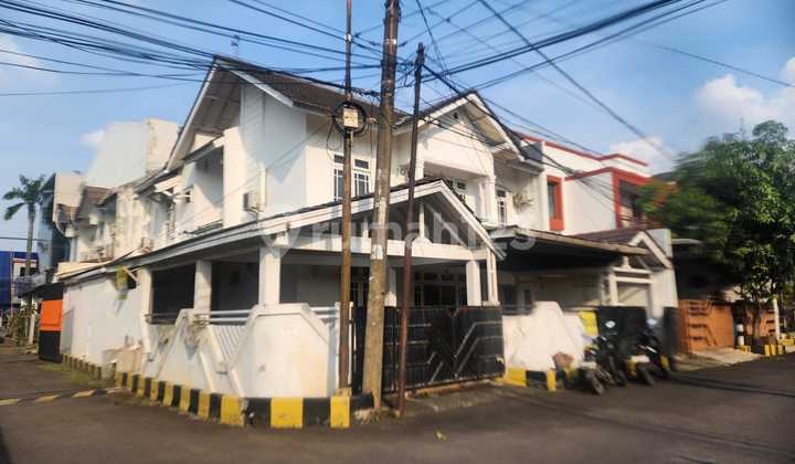 For Sale: Move-in Ready Hook House in Galaxy Bekasi