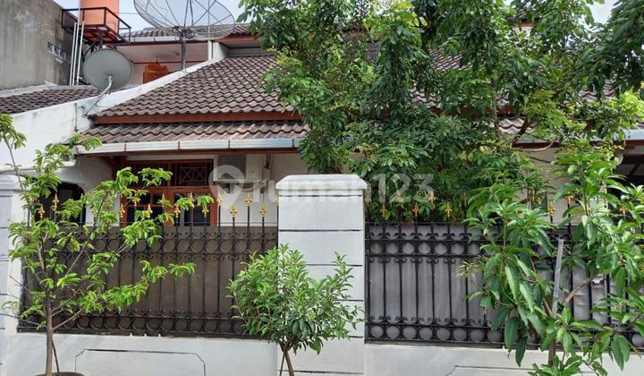 Dijual Rumah Hook Bebas Banjir di Delta Pekayon Bekasi