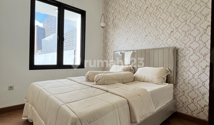 Rumah 2 Lantai Modern Siap Huni di Kemang Pratama Bekasi  2