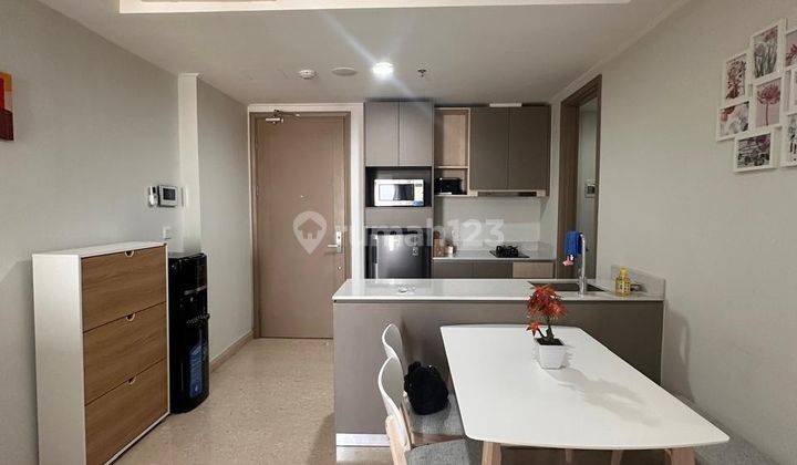 Apartement Gold Coast 2 BR Dekat Area Perkantoran Bagus View City 1