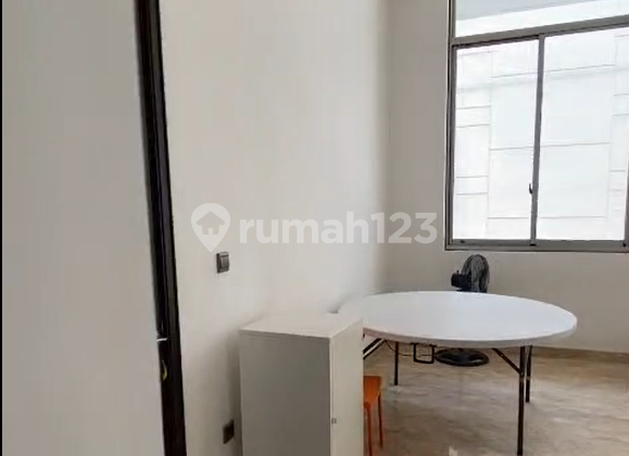 Disewa Rumah, 3 Lantai, di Golf Island Cluster The Chopin Signature 2