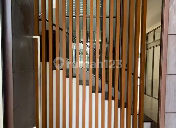 Disewa Rumah, 3 Lantai, di Golf Island Cluster The Chopin Signature