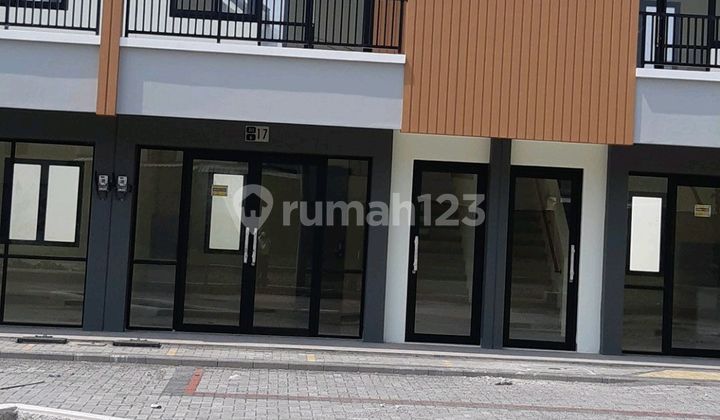 Green Point Shop House