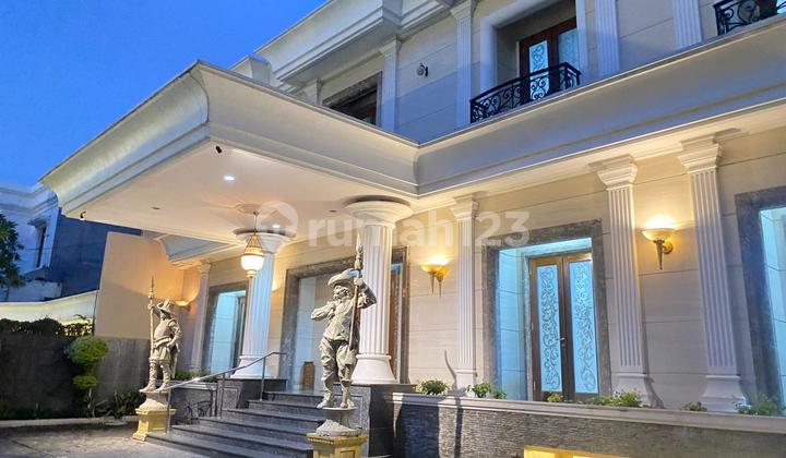 Rumah Modern Classic Mewah di Menteng Rumah Modern Classic Mewah di Menteng