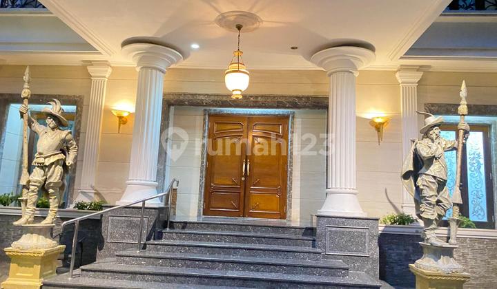 Luxury Modern Classic House in Menteng 2