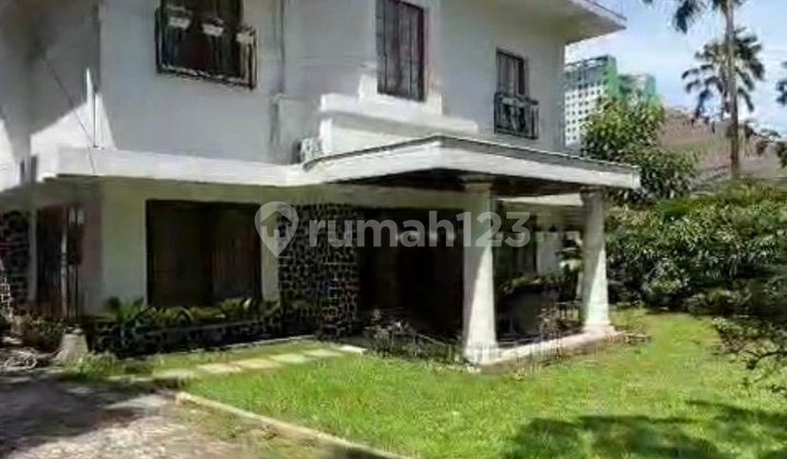 Old House Good Maintained Wide Yard with Garden, Pool Menteng Central Jakarta 1072 M2, 50M Negotiable