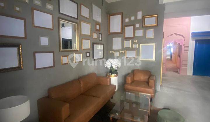 Sewa Rumah Studio Indah Lokasi Strategis Ada Swimming Pool di Kemang, Jakarta Selatan