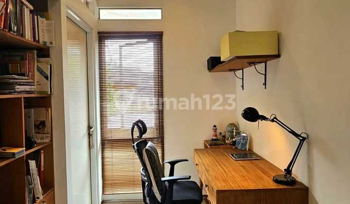 Rumah Cantik Gaya Tropis Lingkungan Asri Dalam Cluster di Bintaro Jaya, Tangerang Selatan