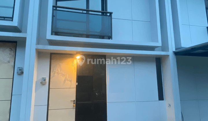 Rumah Cantik 2 Lantai 15 Menit Ke Mall Dan Tol  1