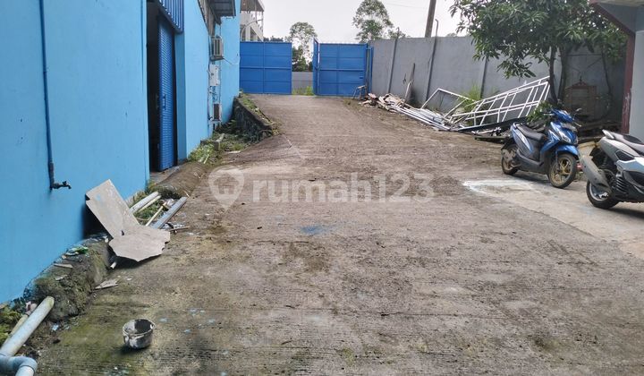 Warehouse and industrial space for rent with 20 feet access on Jl. Pemda 3 Raksa.