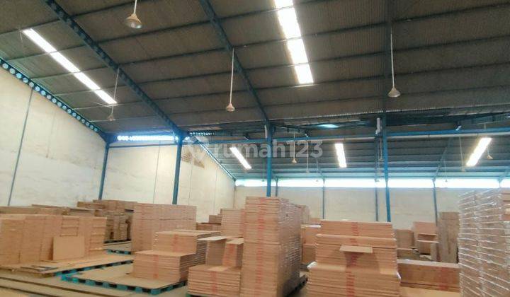 Gudang industri di sewakan siap pakai akses 40 feet .lokasi dekat PIK 2 1