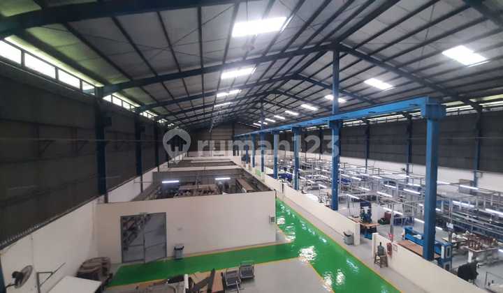 Ex Shoe Factory Warehouse For Rent. Located within the Cikupamas Industrial Area. 40 Feet Access. Only 15 Minutes from Cikupa Toll Road and Bitung, also East Balaraja Toll Road. Ex Shoe Factory Warehouse For Rent. Located within the Cikupamas Industrial Area. 40 Feet Access. Only 15 Minutes from Cikupa Toll Road and Bitung, also East Balaraja Toll Road.