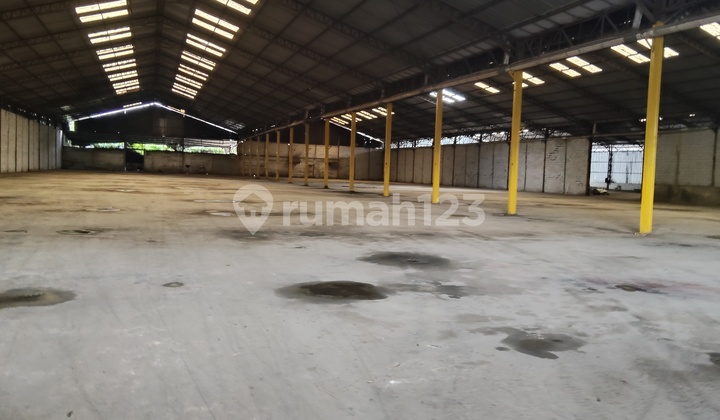 Industrial Warehouse for Rent. 40 Feet Access. Located in Cikande Industrial Area. Electricity Substation Available, 15 Minutes from Cikande Toll. Industrial Warehouse for Rent. 40 Feet Access. Located in Cikande Industrial Area. Electricity Substation Available, 15 Minutes from Cikande Toll.