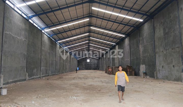 Gudang Industrial di Sewakan Dalam Kawasan Industri Jatake.banginan Baru .Panjang 120, . Akses 40 Feet Hanya 15 Menit Dri Tol Bitung