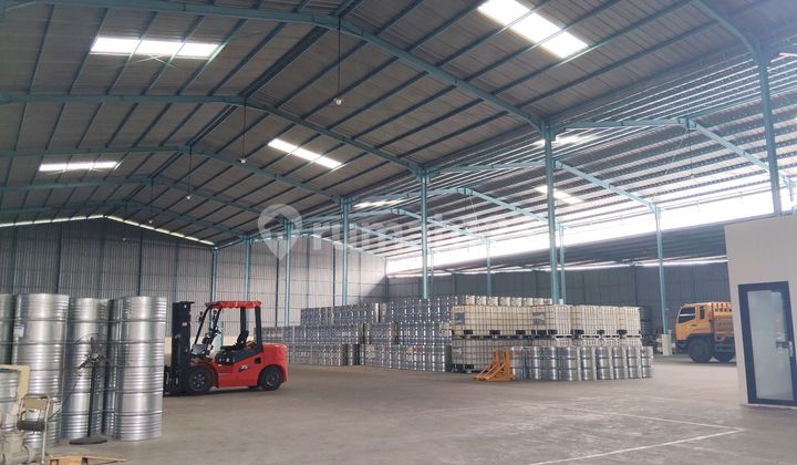Warehouse and Industrial for Rent. Ready to Use. Only 10 Minutes from Balaraja Toll Gate. 40 Feet.