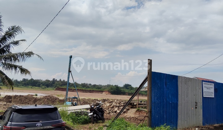 Logistics Warehouse for Lease, Pre-order Total of 50 Units Special Logistics and Warehousing Warehouses Total.81 Units Warehouse Visit and Booking Available Now. Access: 10 Minutes from West Balaraja Toll.