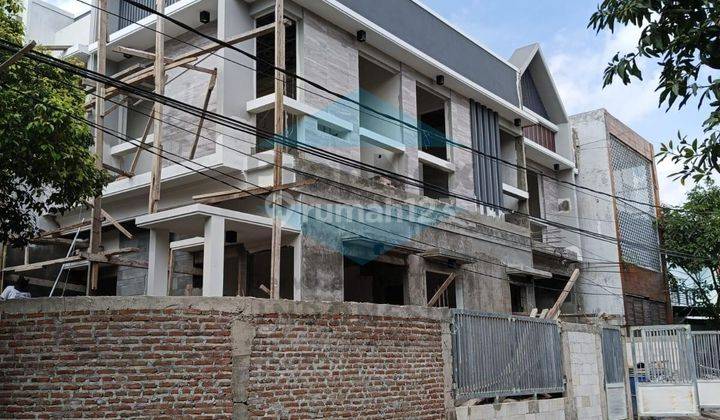 Dijual Rumah Tenggilis Model Scandinavian (E) 2