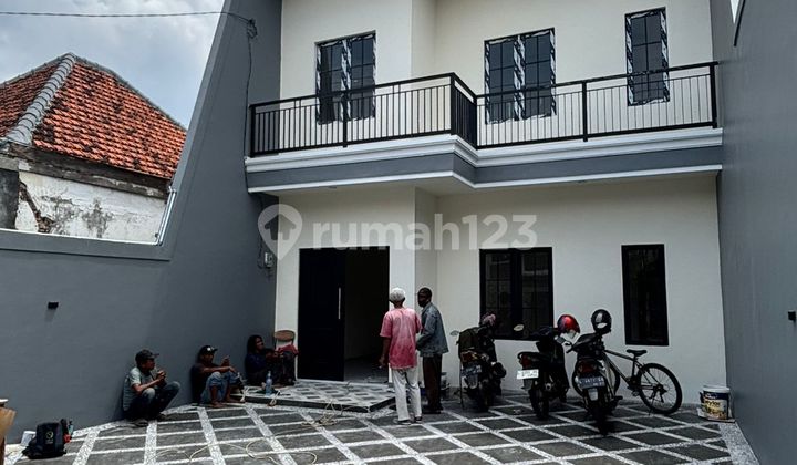 Rumah Jl. Kinibalu, Tengah Kota Sby - Siap Pakai Tanpa Renov 2