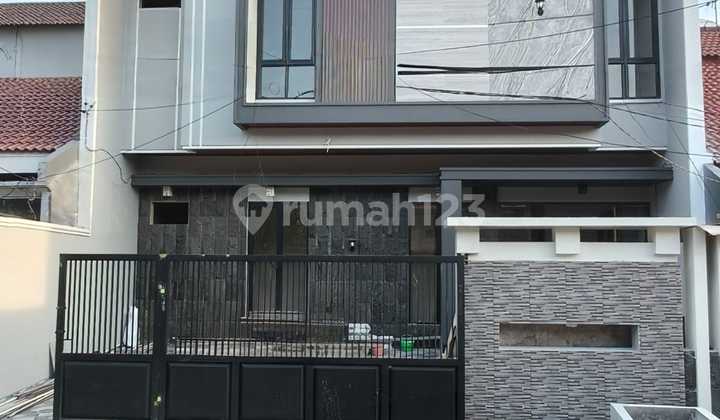 Manyar Jaya Praja House Central City Area Surabaya 1