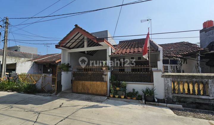 Rumah strategis harga murah di Kota Harapan Indah, Bekasi 1