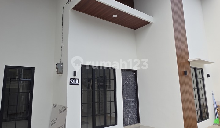Modern Minimalist New House Ready to Occupy in Harapan Indah Modern Minimalist New House Ready to Occupy in Harapan Indah