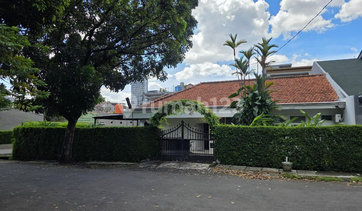 Rumah Hoek Luas Dan Strategis Di Pancoran,jakarta Selatan