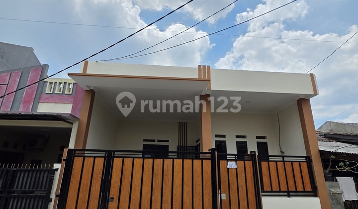 Sell New House Near Market in Harapan Indah 1, West Bekasi