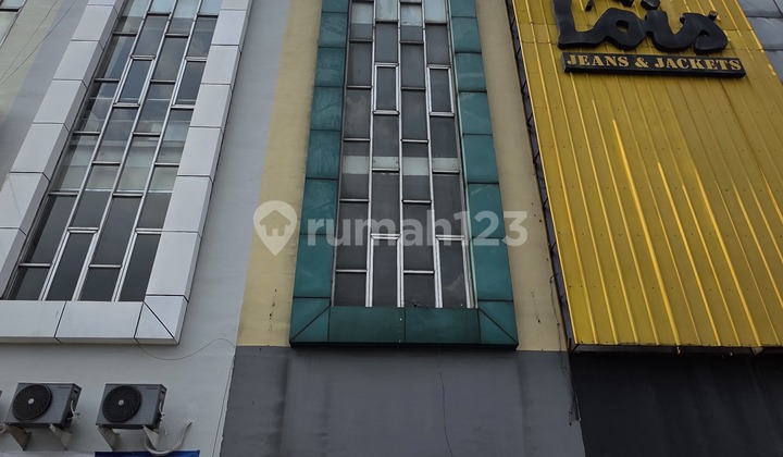 Ready-to-Use 3-Story Ruko in Tambun City, Busy in Bekasi Regency Ready-to-Use 3-Story Ruko in Tambun City, Busy in Bekasi Regency