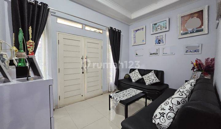 Rumah 2 Lantai Bagus Semi Furnished di Harapan Indah, Bekasi 2