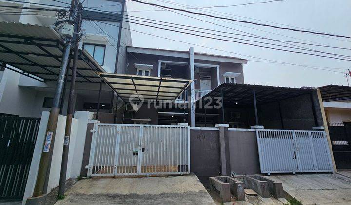 Rumah Semi Furnished  Strategis Di Kota Harapan Indah, Bekasi 2