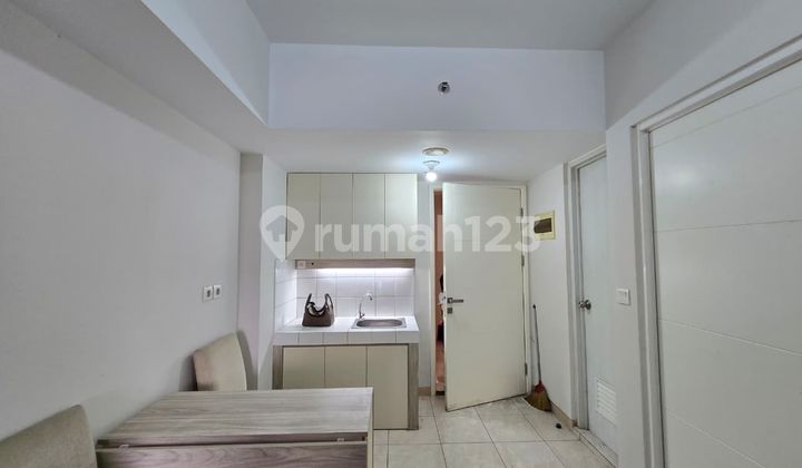 Jual Tower Basella. Apartemen Springlake View Pool