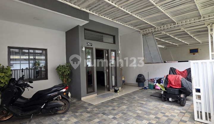 For Sale 1.5-Story House Fully Furnished Wide Street in Taman Sari