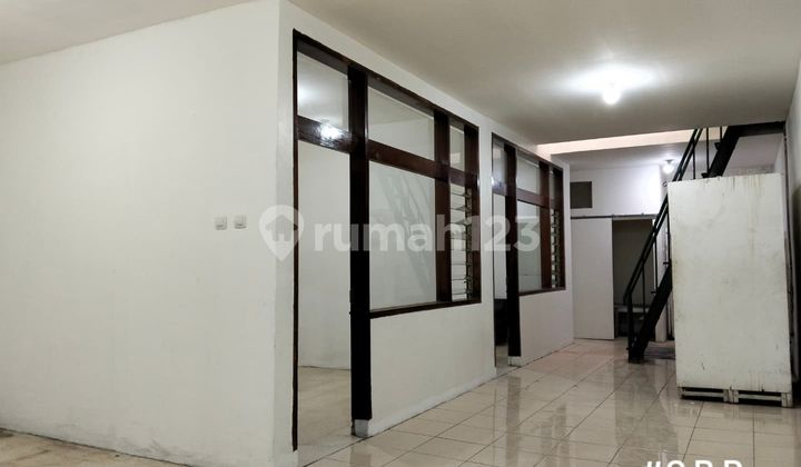 Melong Asih Raya Cijerah dekat Borma jalur ramai dilalui angkot 1