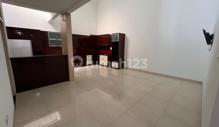 Taman Holis Indah 3 Kamar Tidur Terawat Lokasi Depan  2