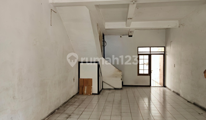 Quick Sale: Shop House in Taman Holis Indah, Bandung, near BPK School, Facing Main Road 2