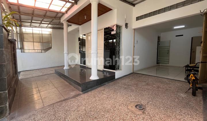 Holis Indah Park 3 Bedrooms Well-Maintained Front Location
