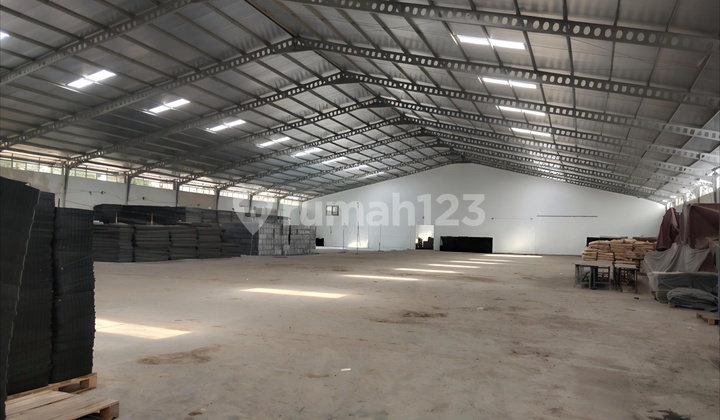 Gudang / Pabrik Sayap Leuwi Gajah Cibaligo dekat Tol Baros Gudang / Pabrik Sayap Leuwi Gajah Cibaligo dekat Tol Baros