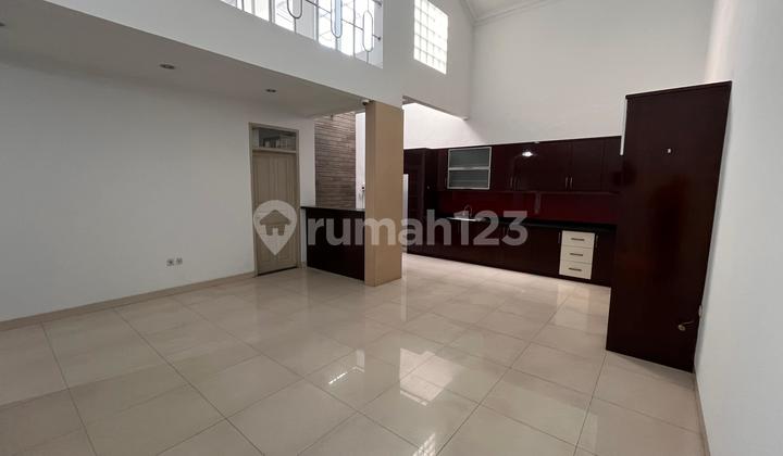 Taman Holis Indah 3 Kamar Tidur Terawat Lokasi Depan  1