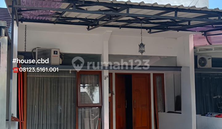 Cul-de-sac at Buah Batu Wing 4 BR near Telkom University and Transmart Buah Batu, with building ownership certificate.