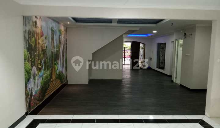 Rumah di Pelepah Elok Kelapa Gading