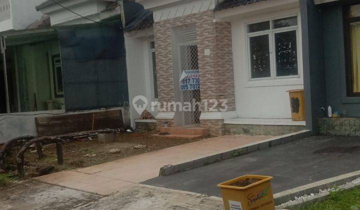 Rumah 1.5 Lantai Taman Besakih Sentul city 1