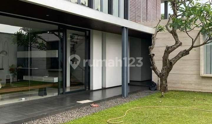 2-Storey House Paramount Hill Golf Back View 2