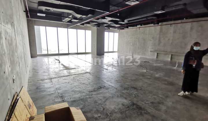 For Sale: Goldcoast PIK Office, 190m², Bare, Sea View, Strategic Location