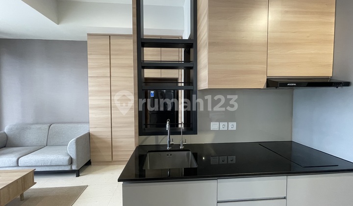 Disewakan Apartemen Sudirman Hill 2 BR Bagus Furnished