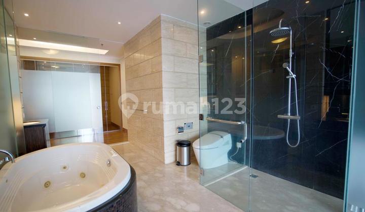 Dijual Apartemen Kempinski 2+1BR Uk 225m² furnished at Jakarta Pusat Contact 0819xxxxxxxx 