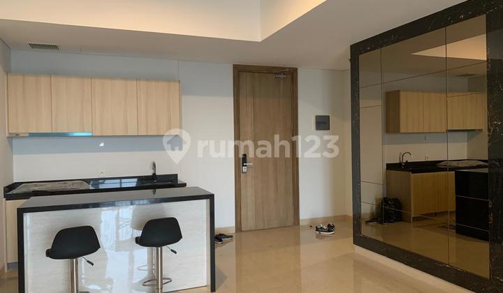 Dijual Apartemen Southgate Residence 2 BR Bagus Furnished