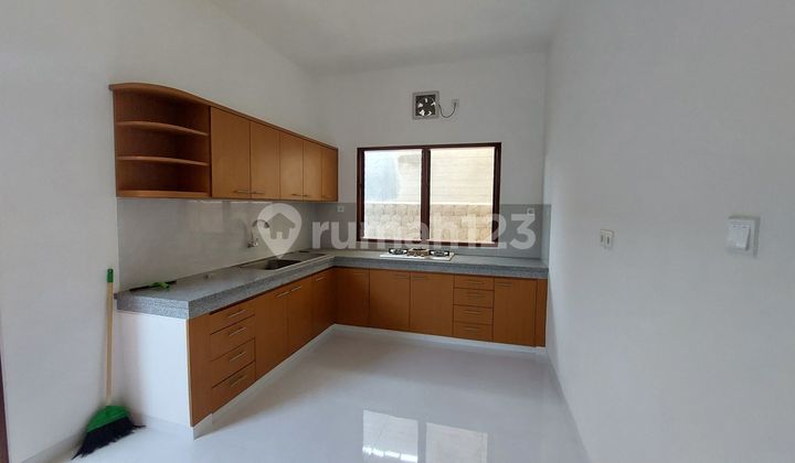 Rumah baru disewakan di renon Rumah baru disewakan di renon